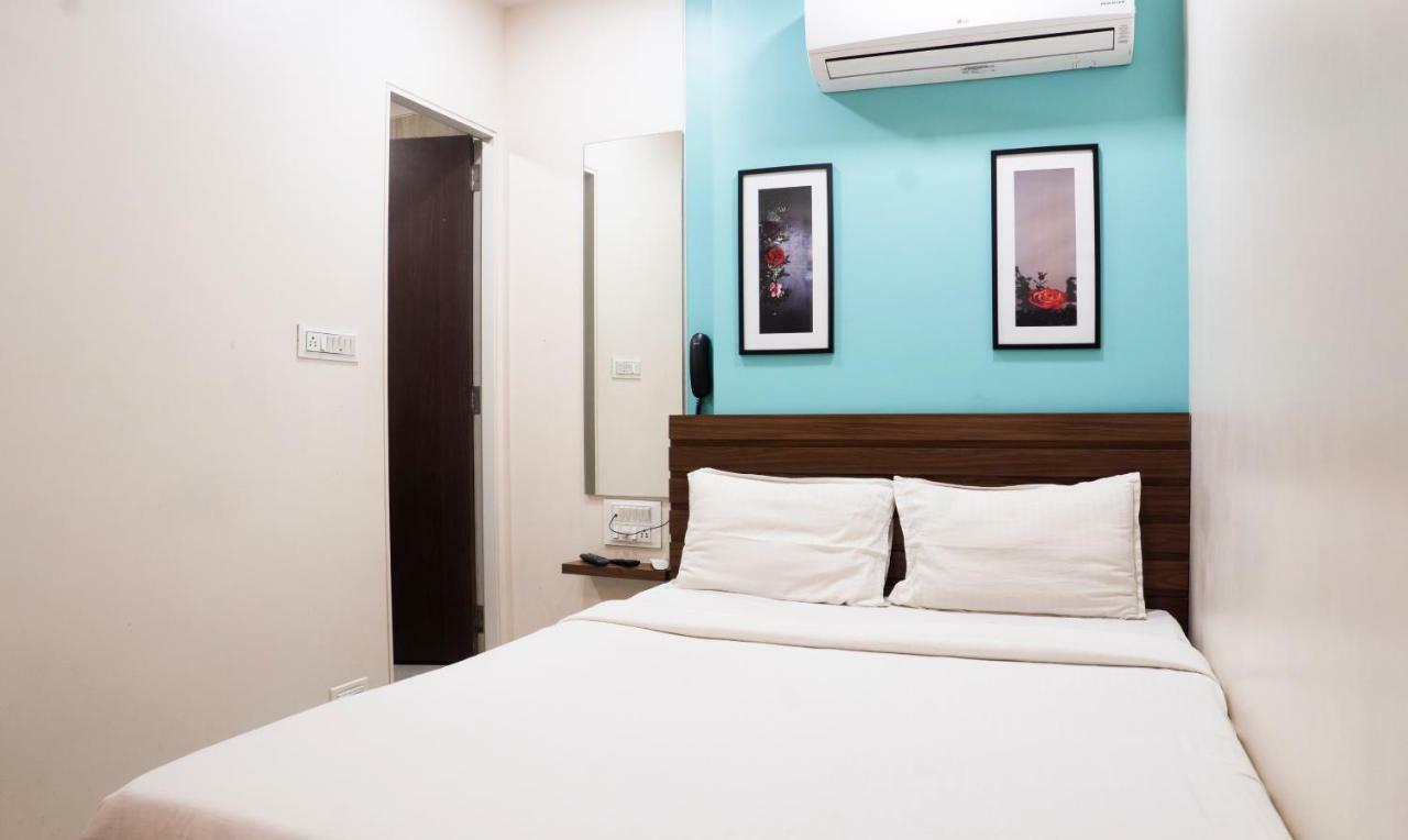 Hotel OYO Flagship 13885 Metro Residency Bombay Esterno foto