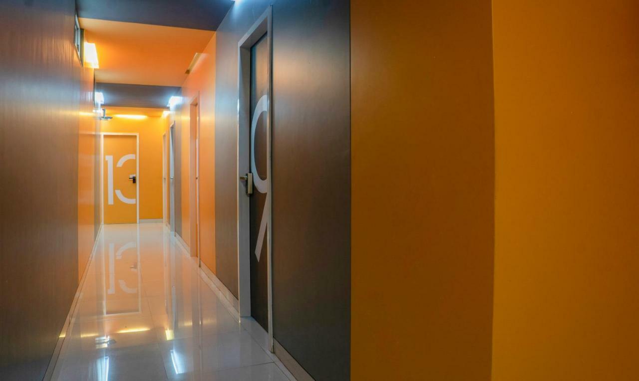 Hotel OYO Flagship 13885 Metro Residency Bombay Esterno foto