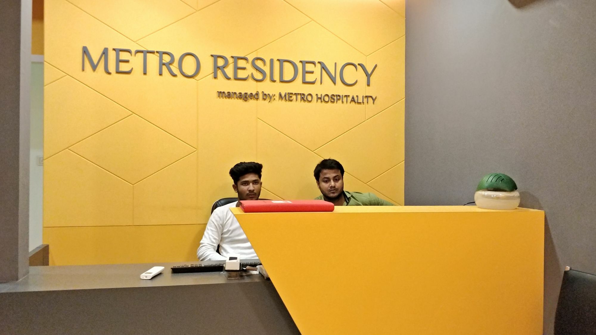 Hotel OYO Flagship 13885 Metro Residency Bombay Esterno foto